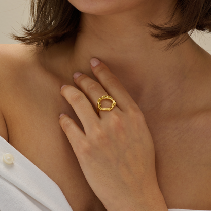 Luna Circle Ring